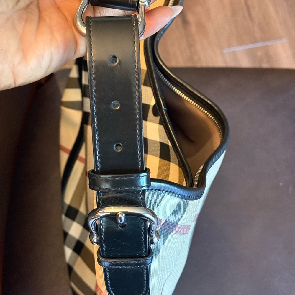 Burberry Black and Beige Check Shoulder Bag - Picture 6 of 11